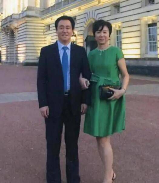 第83分钟，阿尔米隆挑传，戈登前插随后摆脱巴迪亚西勒，接着一脚推射，这球攻破了罗伯特-桑切斯的十指关，纽卡斯尔4-1切尔西。